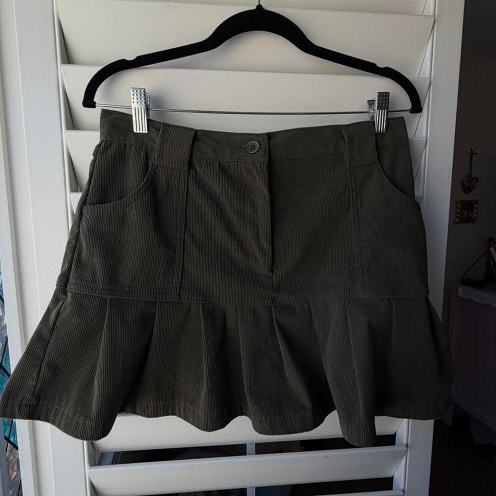 Sincerely Jules Women's Green Khaki Skirt